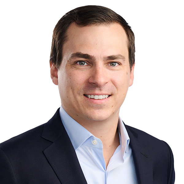 Headshot of Brett Kelly 